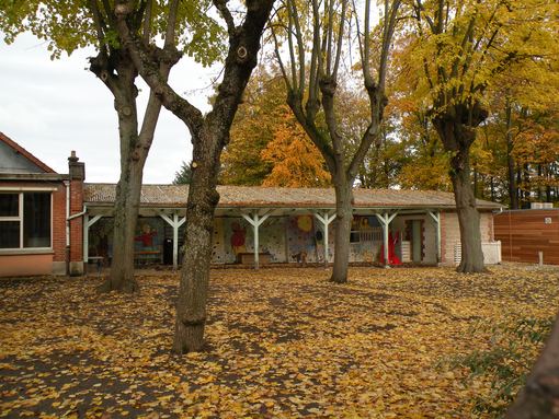  Cour de l'Ecole maternelle Pasteur